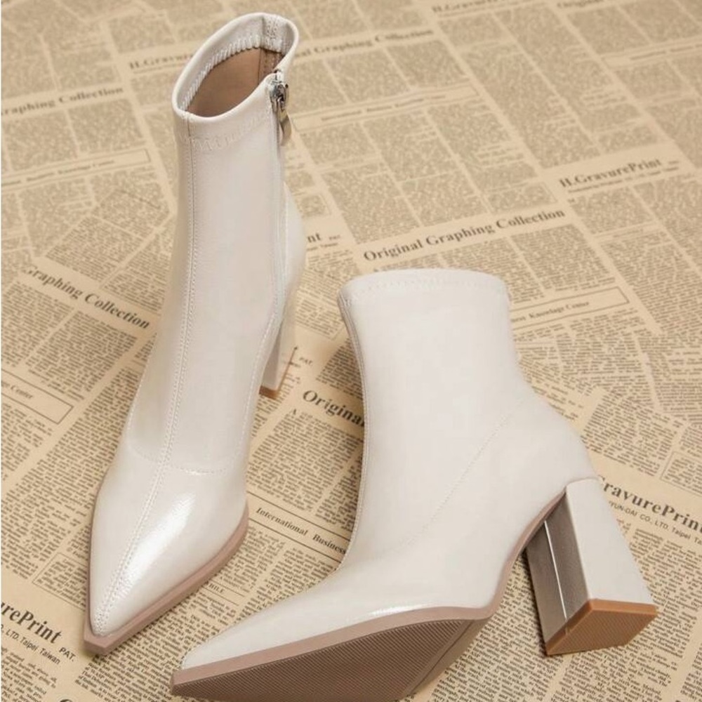 Elegant White Ankle Boots - Never worn